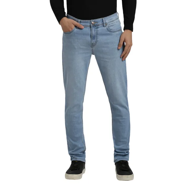 Light_Blue_Casual_Denim_Jeans_For_Men