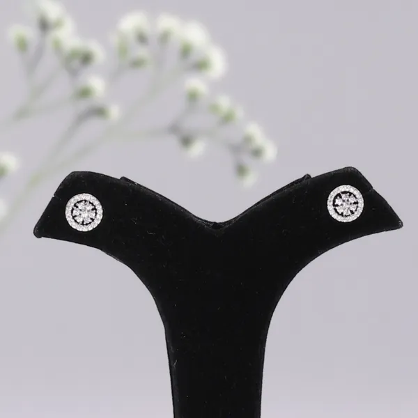 Silver_AAA_Grade_Amercian_Diamond_Stud_Earrings_Rhodium_Plating_For_Women