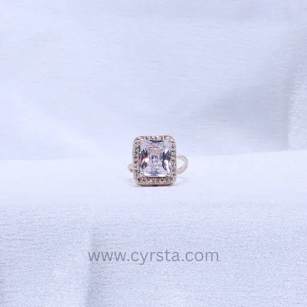 Luxurious_Rose_Gold_Rectangle_Ring