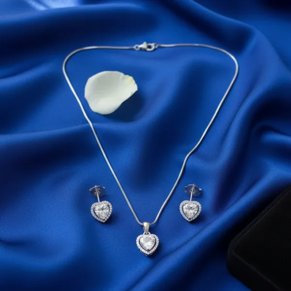 Heart_Shape_CZ_American_Diamond_Pendant_&_Earing_set_with_Chain