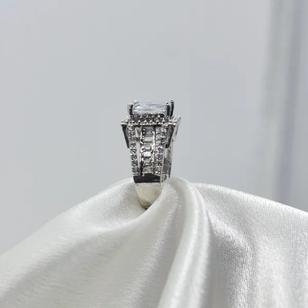 Silver_&_White_Pure_Radiance_American_Diamond_Ring
