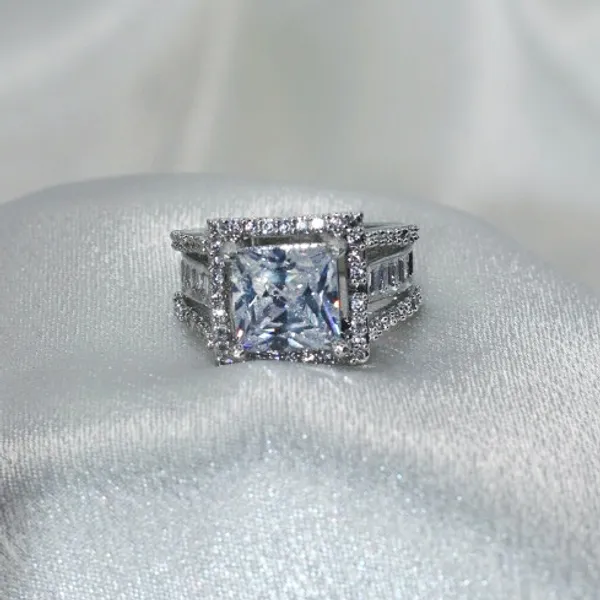 Silver_&_White_Pure_Radiance_American_Diamond_Ring