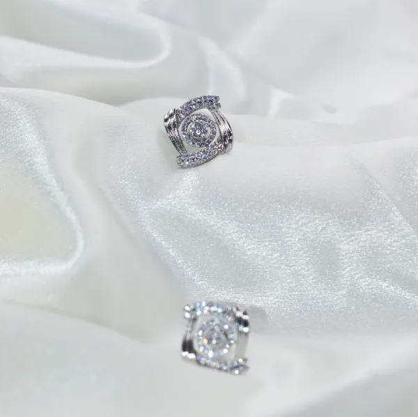 Silver_Pure_Radiance_AAA_Grade_American_Diamond_Stud_Earrings_Rhodium_Plating__For_Women