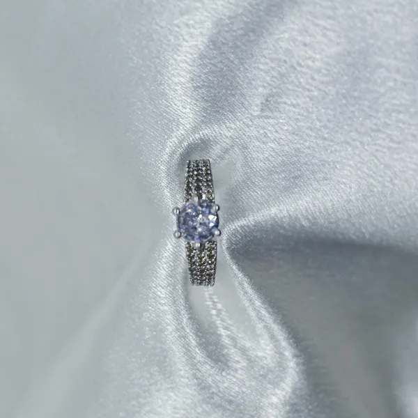 Silver_&_White_Regal_Solitaire_American_Diamond_Ring__For_Women