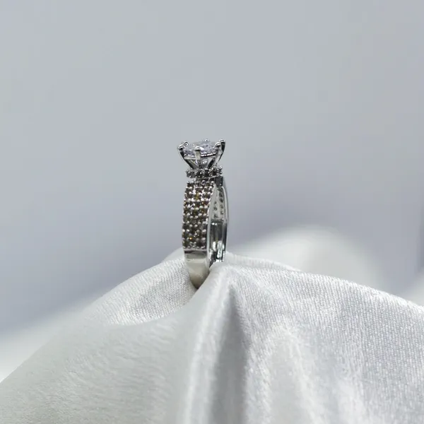 Silver_&_White_Regal_Solitaire_American_Diamond_Ring__For_Women
