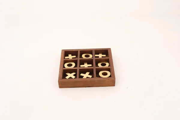 Wooden_Tic_Tac_Toe_Tray_With_Brass_Coating_Coins_For_Children_|_Without_Glass_Lid