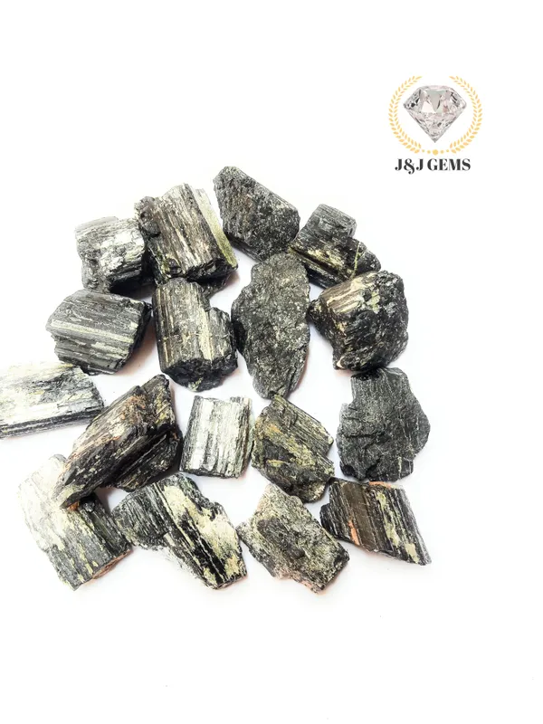 Natural_Raw_Black_Tourmaline_Crystal_Stone_850g_|_Ultimate_Protection_Stone_For_Vastu,_Reiki_&_Home_Decor