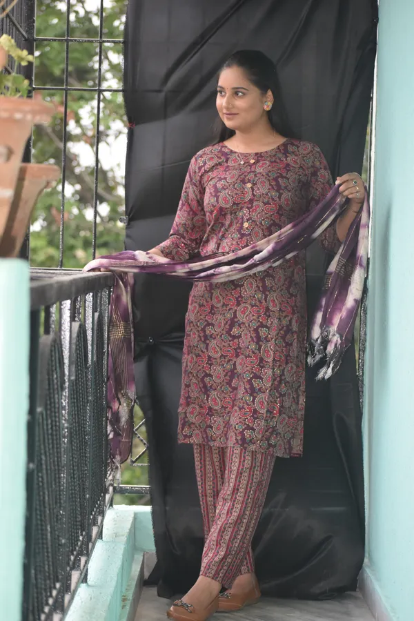 Fade_Pink_Cotton_Straight_Kurti_Set_For_Women