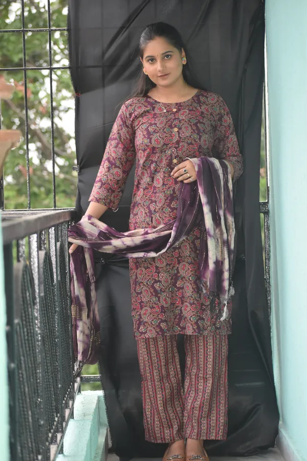 Fade_Pink_Cotton_Straight_Kurti_Set_For_Women