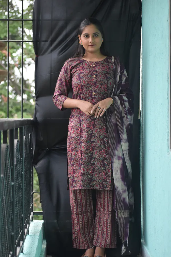 Fade_Pink_Cotton_Straight_Kurti_Set_For_Women