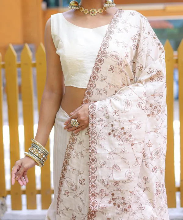 Cream_Pure_Soft_Silk_Saree_With_Beautiful_Thread_Handwork_With_Elegant_Floral_Design_With_Cutwork_Border_And_Elegant_Design_All_Over_Saree