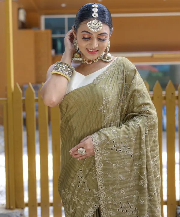 Green_Pure_Soft_Silk_Saree_With_Beautiful_Thread_Handwork_With_Elegant_Floral_Design_With_Cutwork_Border_And_Elegant_Design_All_Over_Saree