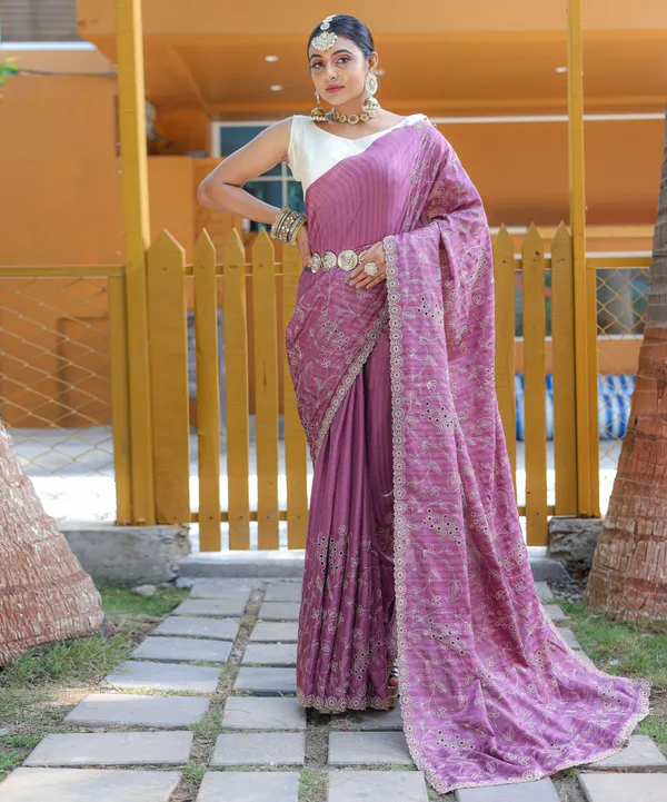 Pink_Pure_Soft_Silk_Saree_With_Beautiful_Thread_Handwork_With_Elegant_Floral_Design_With_Cutwork_Border_And_Elegant_Design_All_Over_Saree