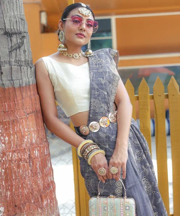 Grey_Pure_Soft_Silk_Saree_With_Beautiful_Thread_Handwork_With_Elegant_Floral_Design_With_Cutwork_Border_And_Elegant_Design_All_Over_Saree