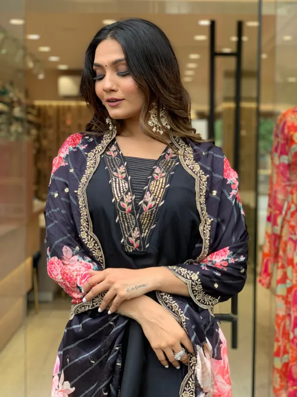 Black_Silk_Lotus_Kurta_For_Women