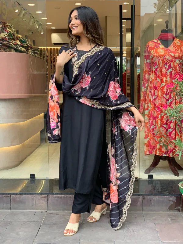Black_Silk_Lotus_Kurta_For_Women