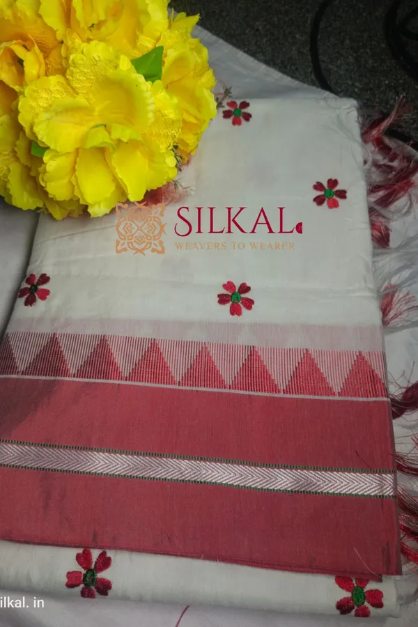 Grace_Your_Wardrobe_With_This_Beautiful_All_Over_Flower_Butta_Saree,_Saree_Code-_SKL1194