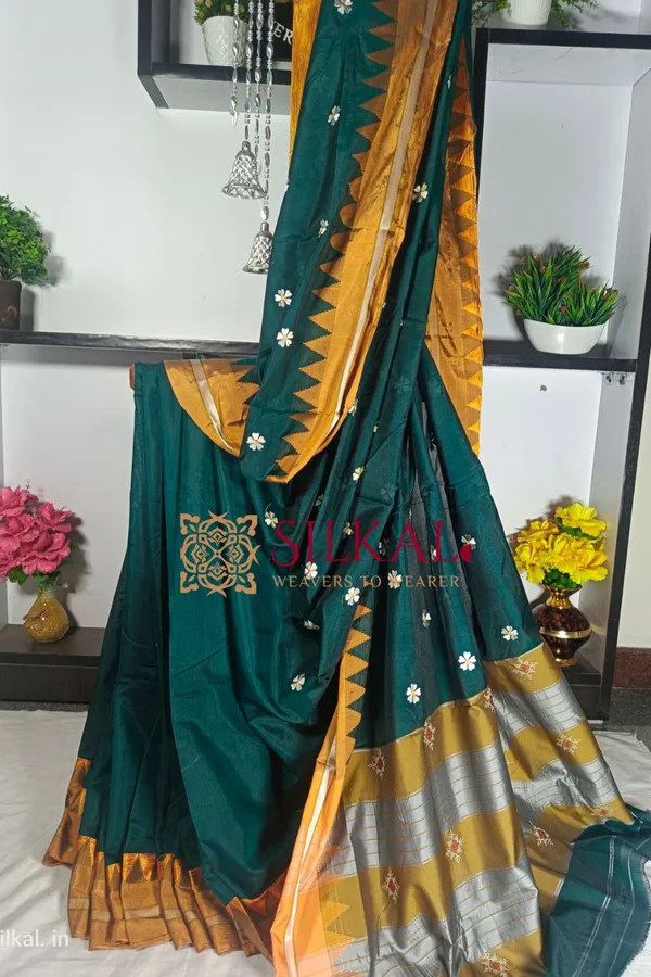 Grace_Your_Wardrobe_With_This_Beautiful_All_Over_Flower_Butta_Saree,_Saree_Code-_SKL1744