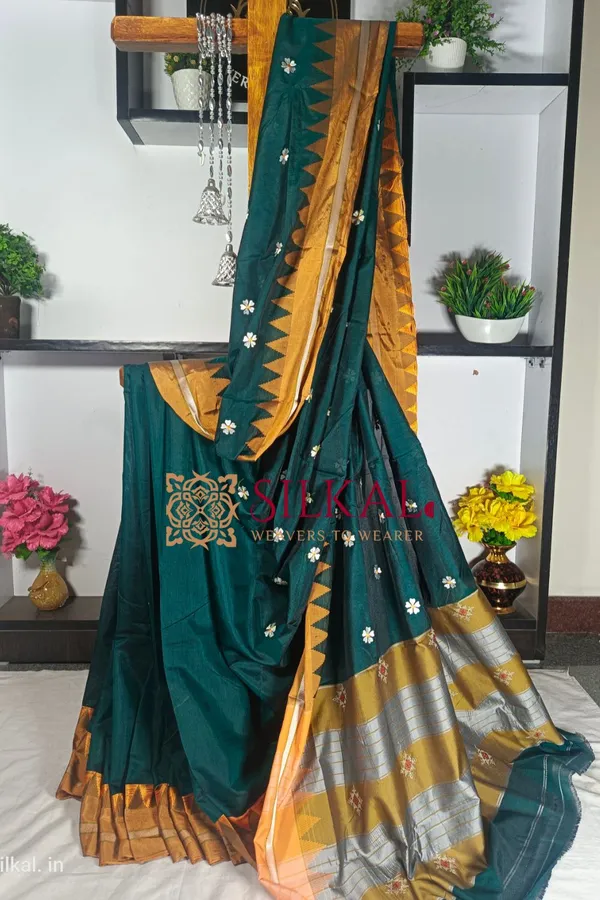 Grace_Your_Wardrobe_With_This_Beautiful_All_Over_Flower_Butta_Saree,_Saree_Code-_SKL1744