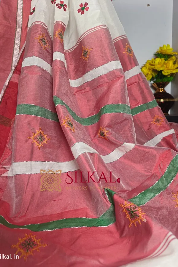 Grace_Your_Wardrobe_With_This_Beautiful_All_Over_Flower_Butta_Saree,_Saree_Code-_SKL1194