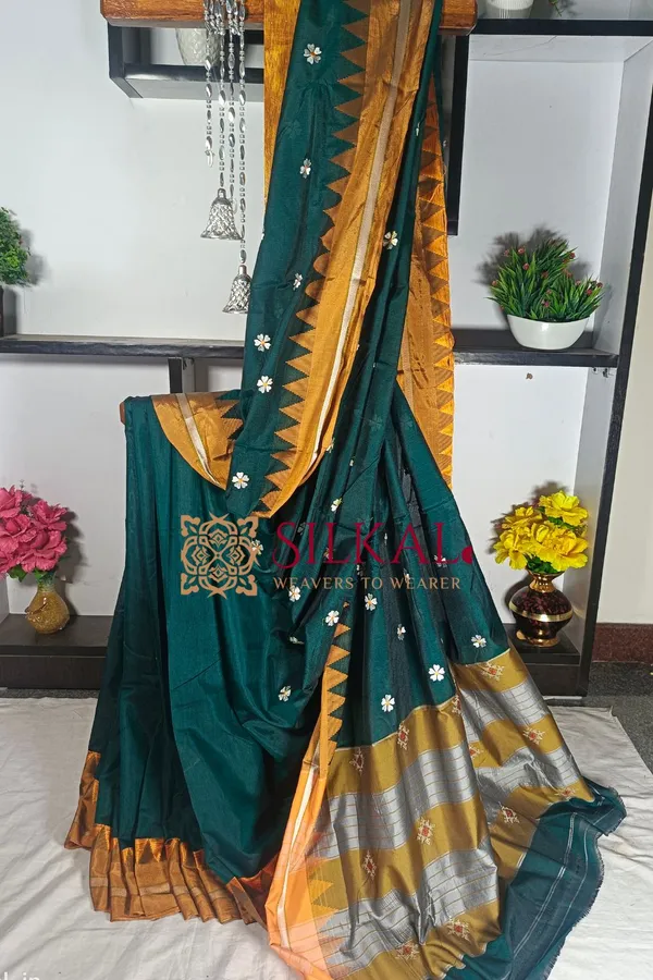 Grace_Your_Wardrobe_With_This_Beautiful_All_Over_Flower_Butta_Saree,_Saree_Code-_SKL1744