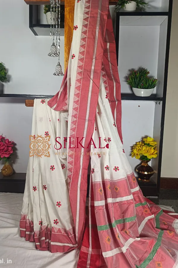Grace_Your_Wardrobe_With_This_Beautiful_All_Over_Flower_Butta_Saree,_Saree_Code-_SKL1194