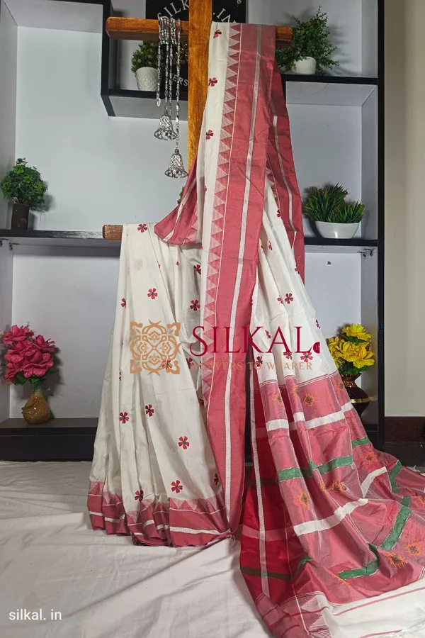 Grace_Your_Wardrobe_With_This_Beautiful_All_Over_Flower_Butta_Saree,_Saree_Code-_SKL1194