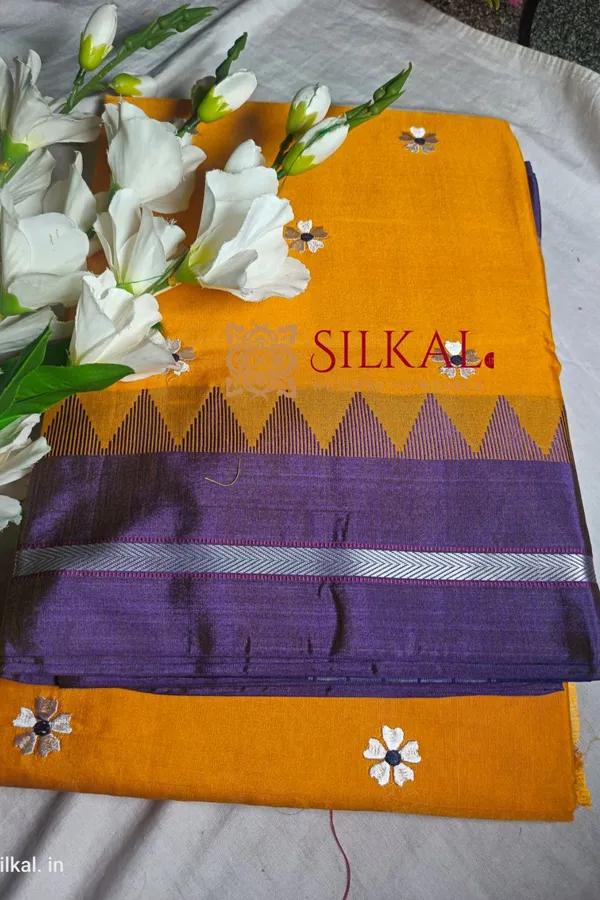 Grace_Your_Wardrobe_With_This_Beautiful_All_Over_Flower_Butta_Saree,_Saree_Code-_SKL1447