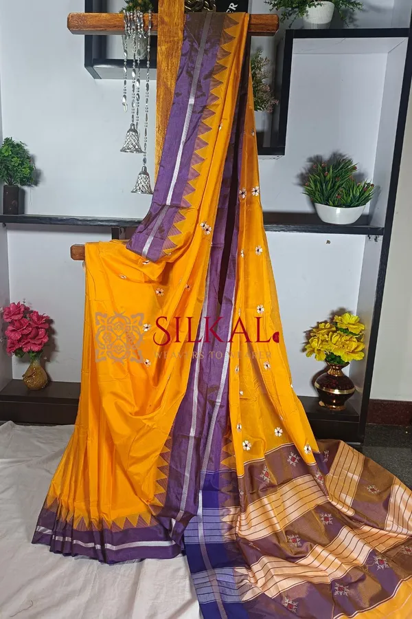 Grace_Your_Wardrobe_With_This_Beautiful_All_Over_Flower_Butta_Saree,_Saree_Code-_SKL1447
