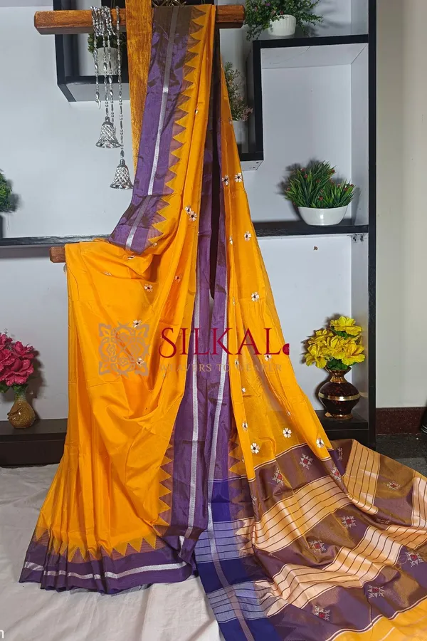 Grace_Your_Wardrobe_With_This_Beautiful_All_Over_Flower_Butta_Saree,_Saree_Code-_SKL1447