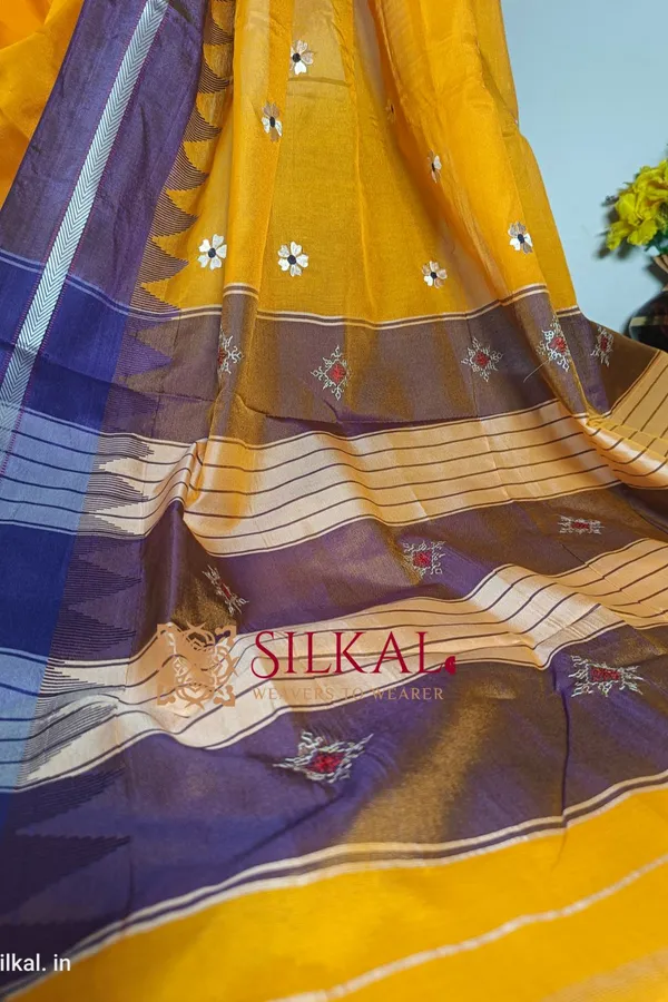 Grace_Your_Wardrobe_With_This_Beautiful_All_Over_Flower_Butta_Saree,_Saree_Code-_SKL1447
