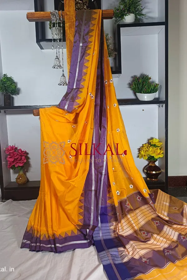 Grace_Your_Wardrobe_With_This_Beautiful_All_Over_Flower_Butta_Saree,_Saree_Code-_SKL1447