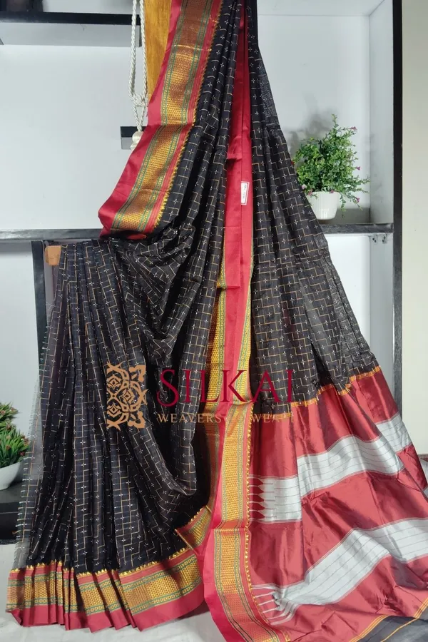 Ilkal_Cotton_Chikki_Star_Saree_Saree_Code-_SKL1891