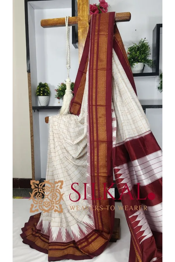 Ilkal_Big_Checks_Temple_Border_Saree_SKL03368
