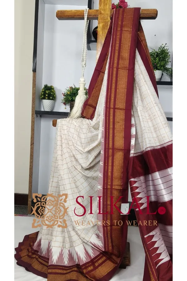 Ilkal_Big_Checks_Temple_Border_Saree_SKL03368