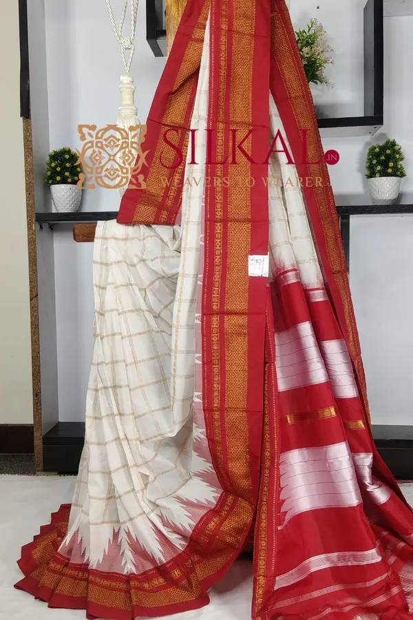 Ilkal_Big_Checks_Temple_Border_Saree_SKL03434
