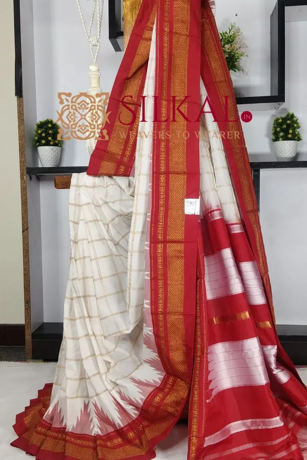 Ilkal_Big_Checks_Temple_Border_Saree_SKL03434