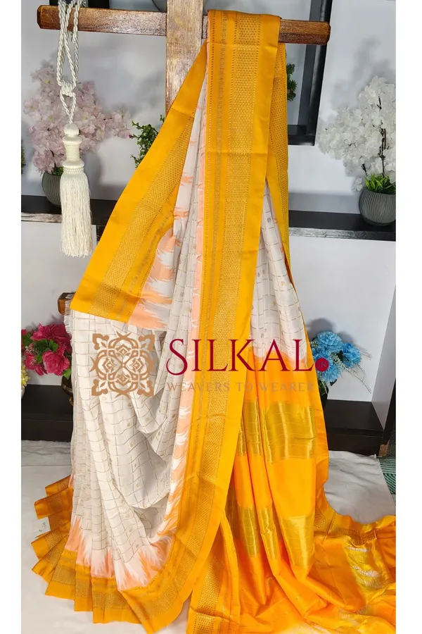 Ilkal_Big_Checks_Temple_Border_Saree_SKL04125