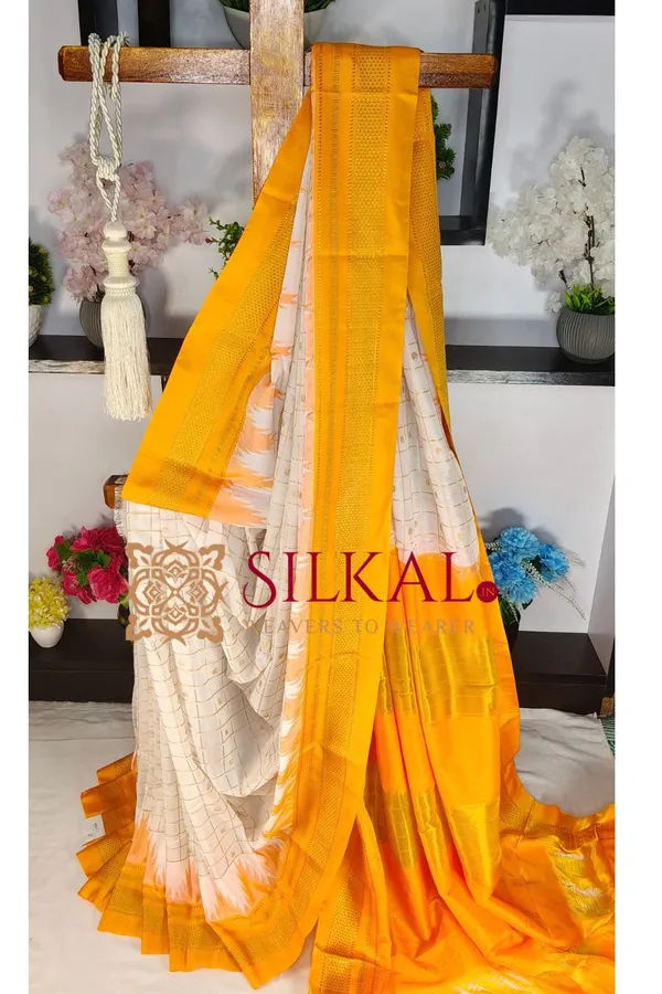 Ilkal_Big_Checks_Temple_Border_Saree_SKL04125