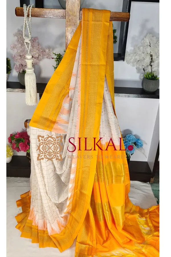 Ilkal_Big_Checks_Temple_Border_Saree_SKL04125