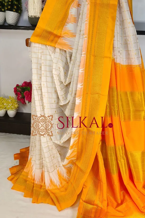Ilkal_Big_Checks_Temple_Border_Saree_SKL04125
