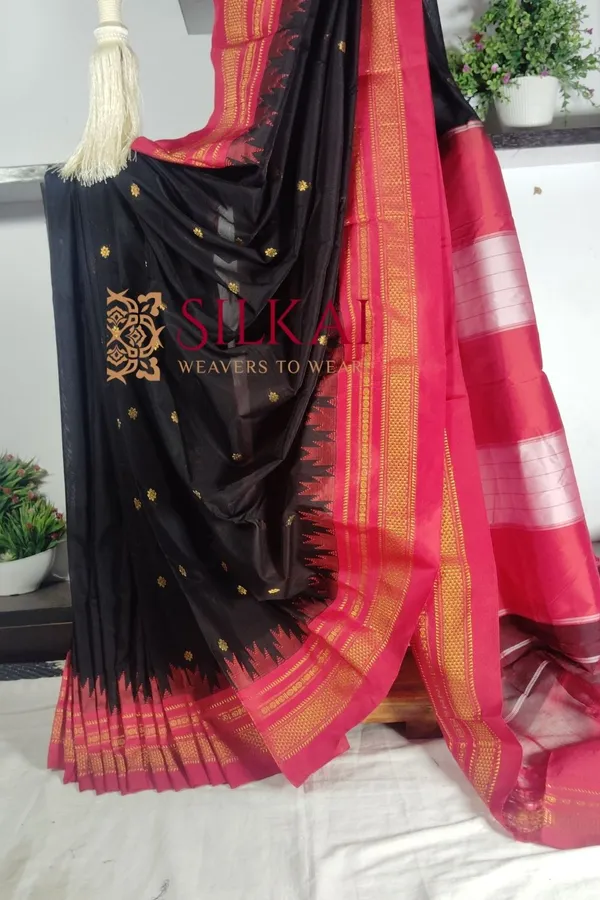 Ilkal_Buta_Cotton_Silk_Temple_Saree_Code-_SKL1882