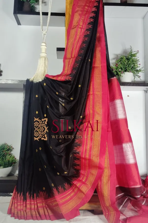 Ilkal_Buta_Cotton_Silk_Temple_Saree_Code-_SKL1882