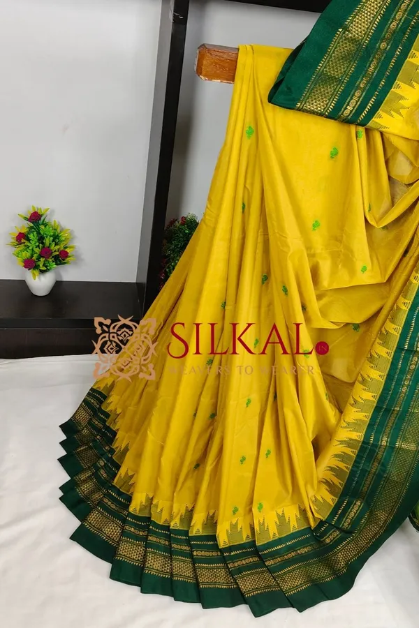 Ilkal_Buta_Cotton_Silk_Temple_Saree_SKL03904