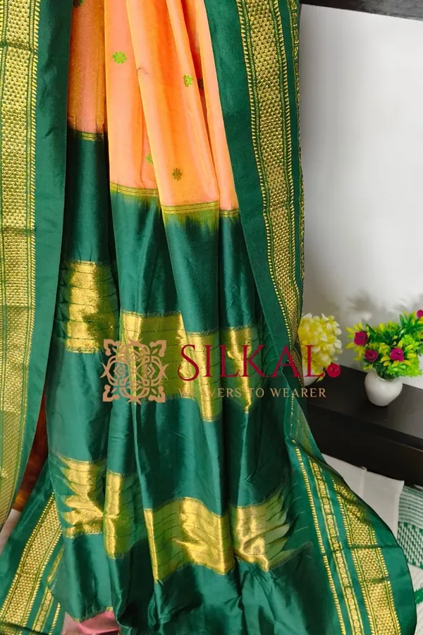 Ilkal_Buta_Cotton_Silk_Temple_Saree_SKL03906