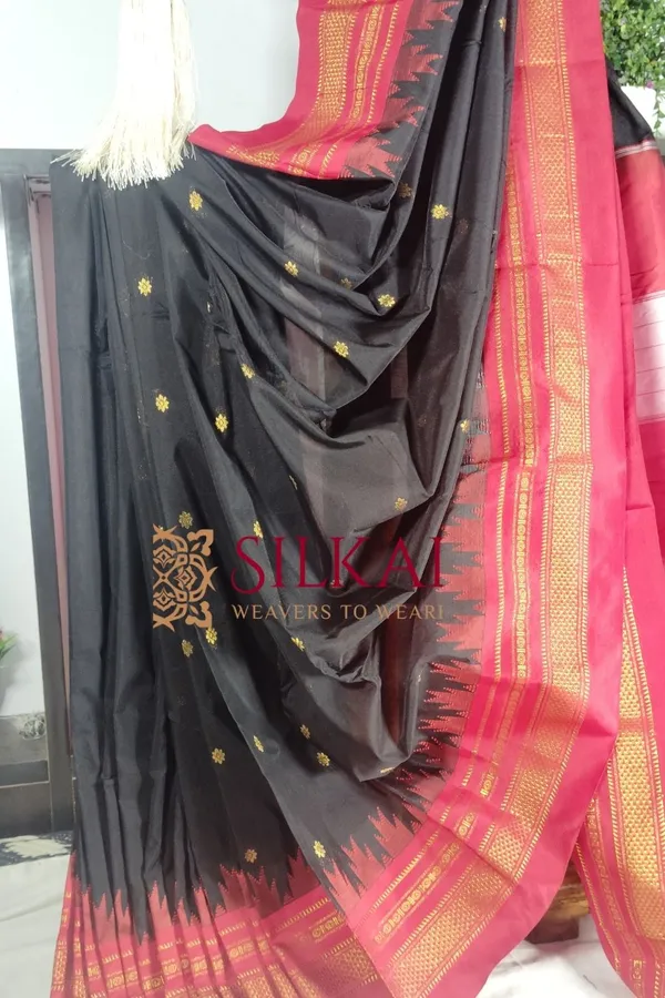 Ilkal_Buta_Cotton_Silk_Temple_Saree_Code-_SKL1882