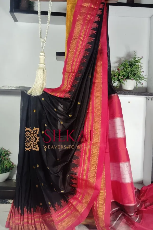Ilkal_Buta_Cotton_Silk_Temple_Saree_Code-_SKL1882