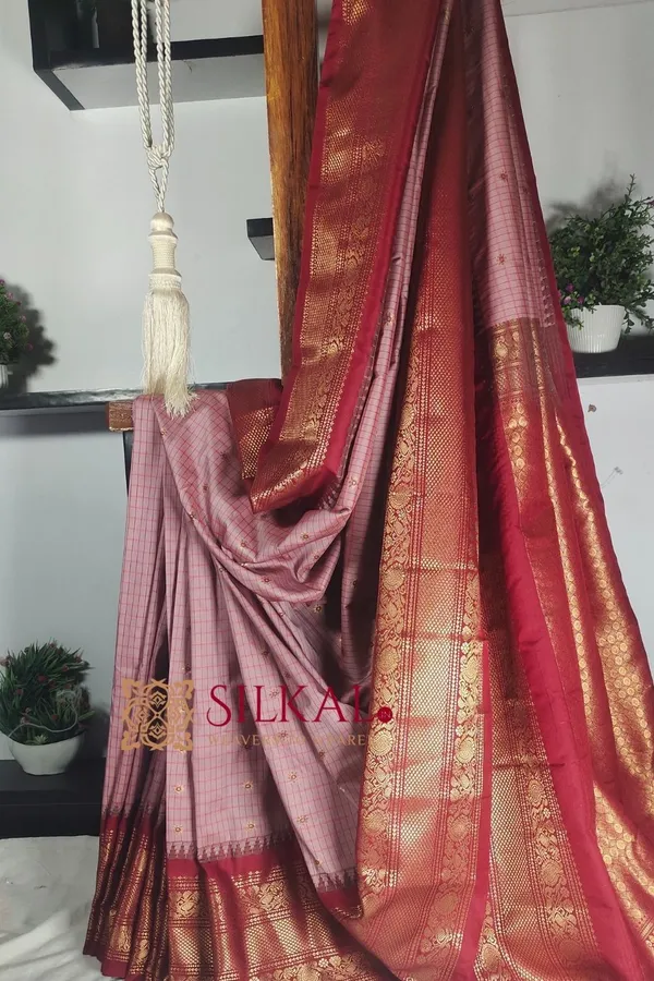 Ilkal_Butta_Gadwal_Saree_with_Grand_Big_Border