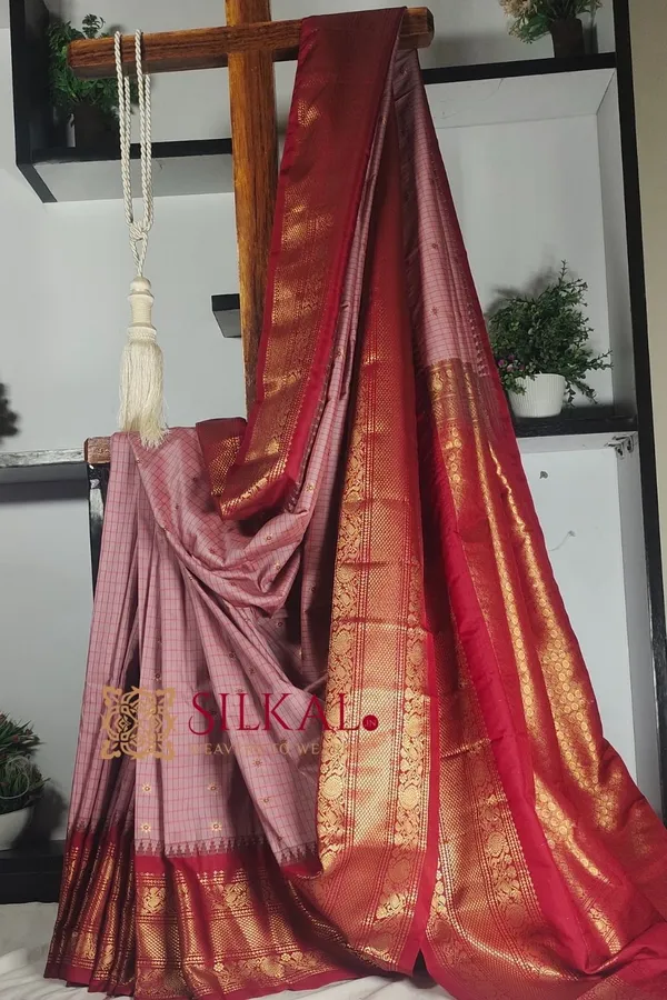 Ilkal_Butta_Gadwal_Saree_with_Grand_Big_Border