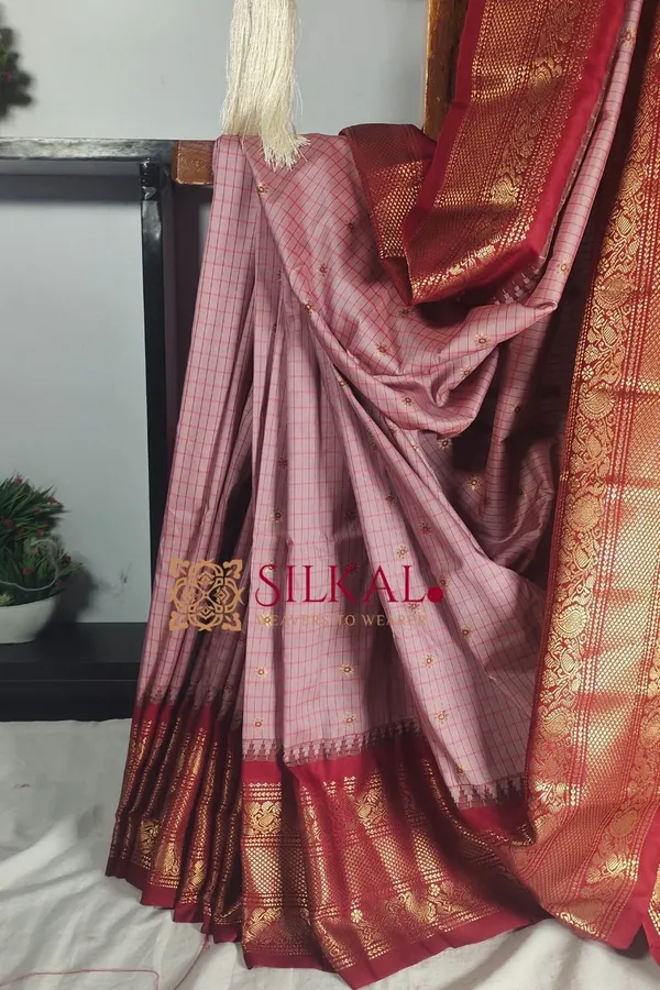 Ilkal_Butta_Gadwal_Saree_with_Grand_Big_Border